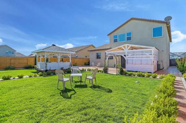 $899,000 | 2925 Fuchsia Drive, Lodi, CA 95242