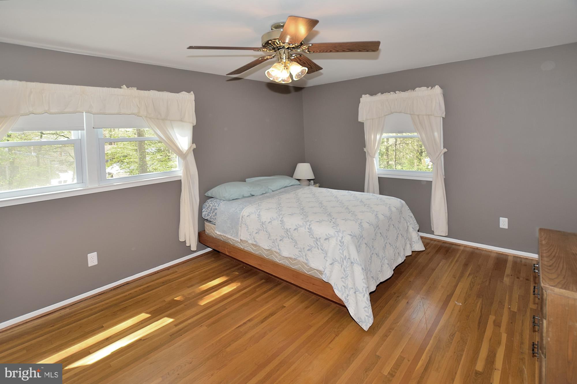 8303 Brixton Street Springfield, VA 22152 - Photo 16 of 29 5 BR - 4 upper Level, hardwood floors, 1 BR LL