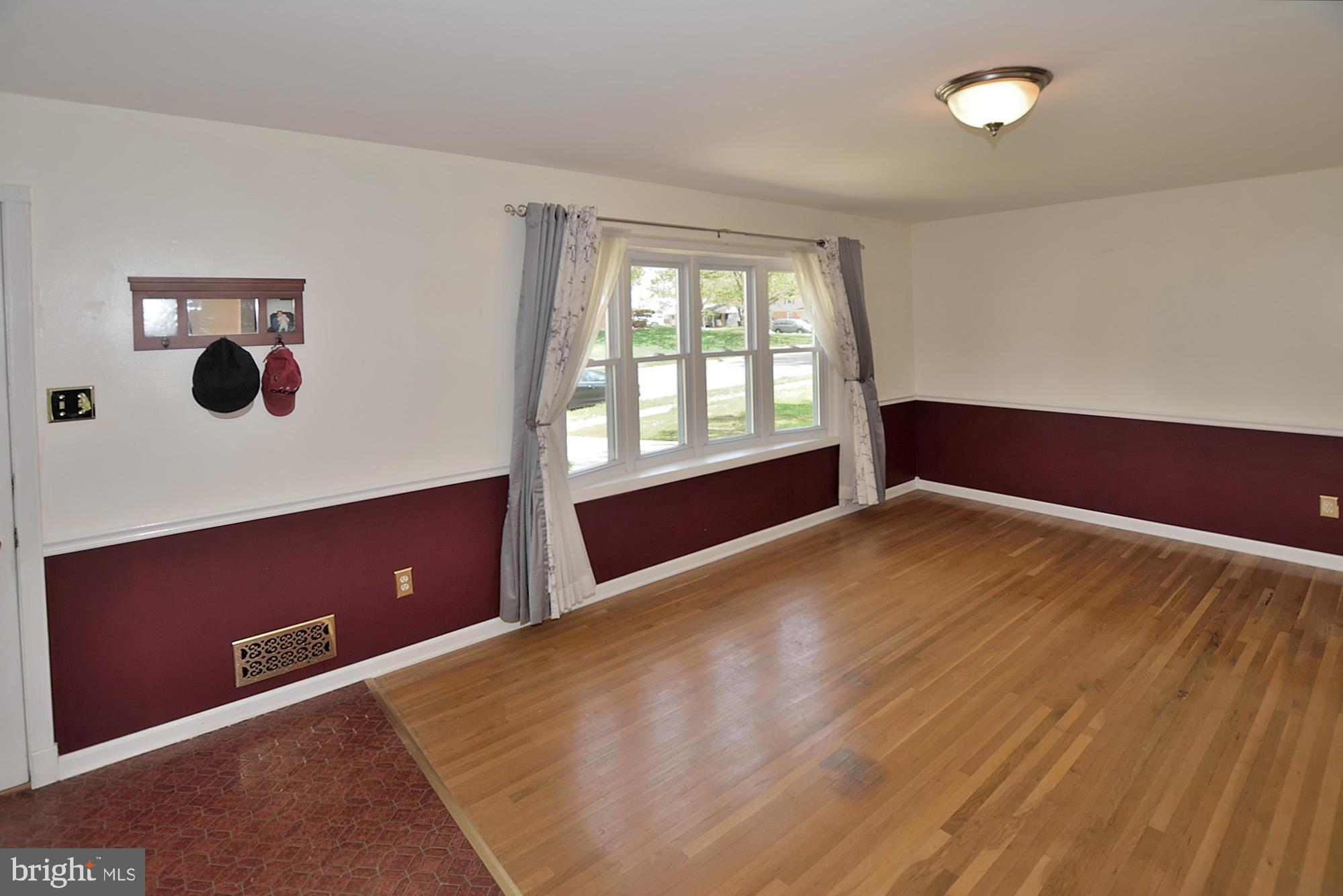 8303 Brixton Street Springfield, VA 22152 - Photo 4 of 29 Spacious Living Room /Dining Room area