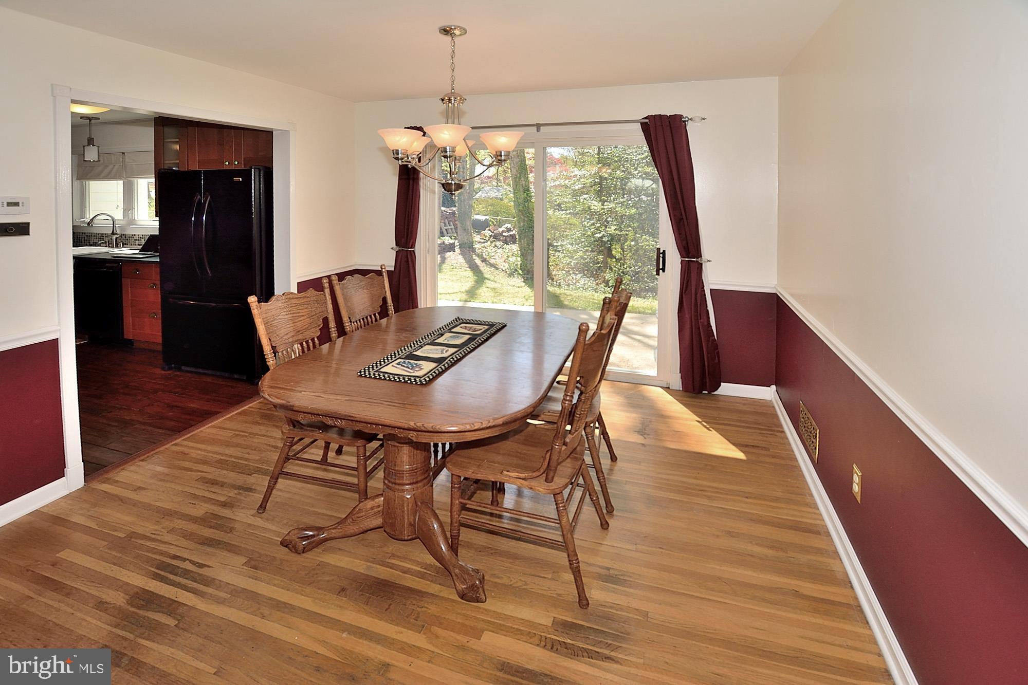 8303 Brixton Street Springfield, VA 22152 - Photo 5 of 29 Spacious Living Room /Dining Room area