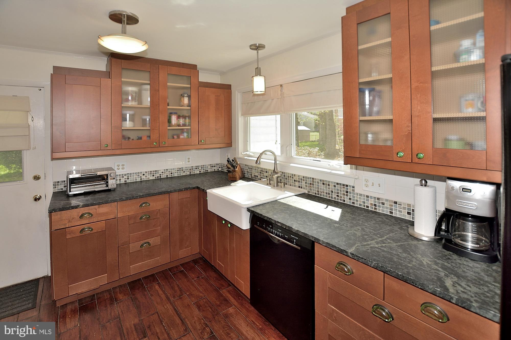 8303 Brixton Street Springfield, VA 22152 - Photo 8 of 29 Chef's Kitchen, Soapstone Counters, great range