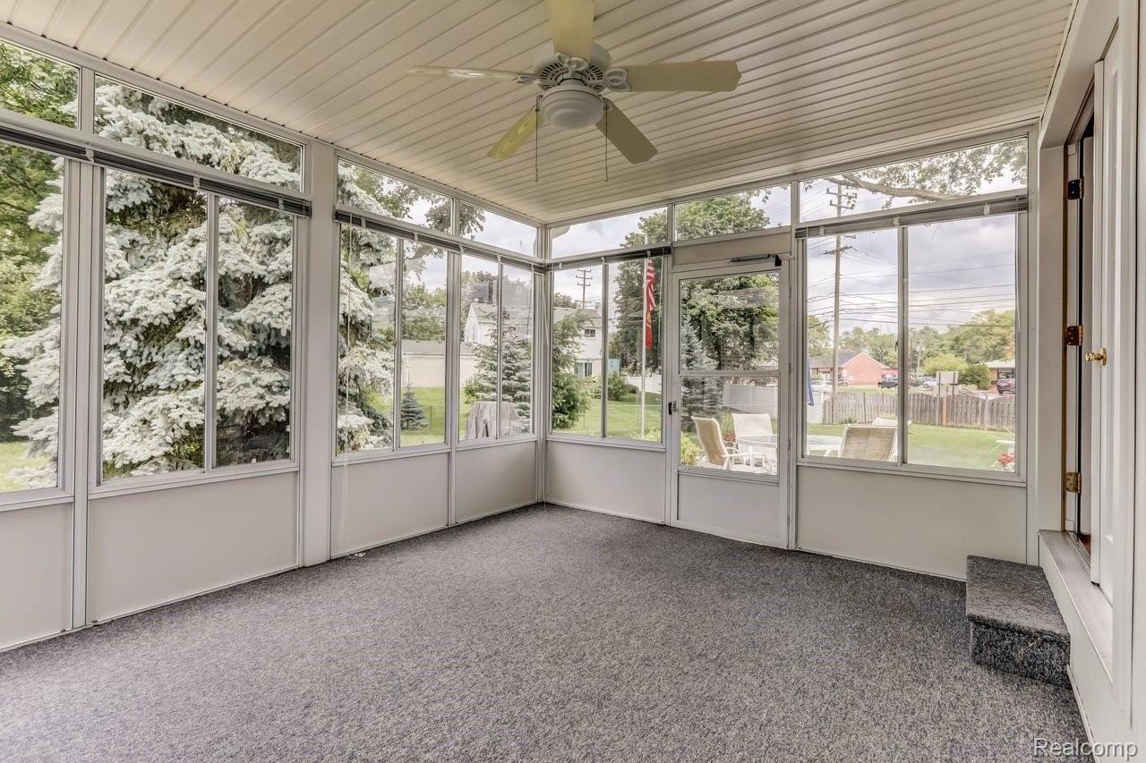 641 Reed Court Northville, MI 48167 - Photo 17 of 32 3 SEASON FLORIDA ROOM
