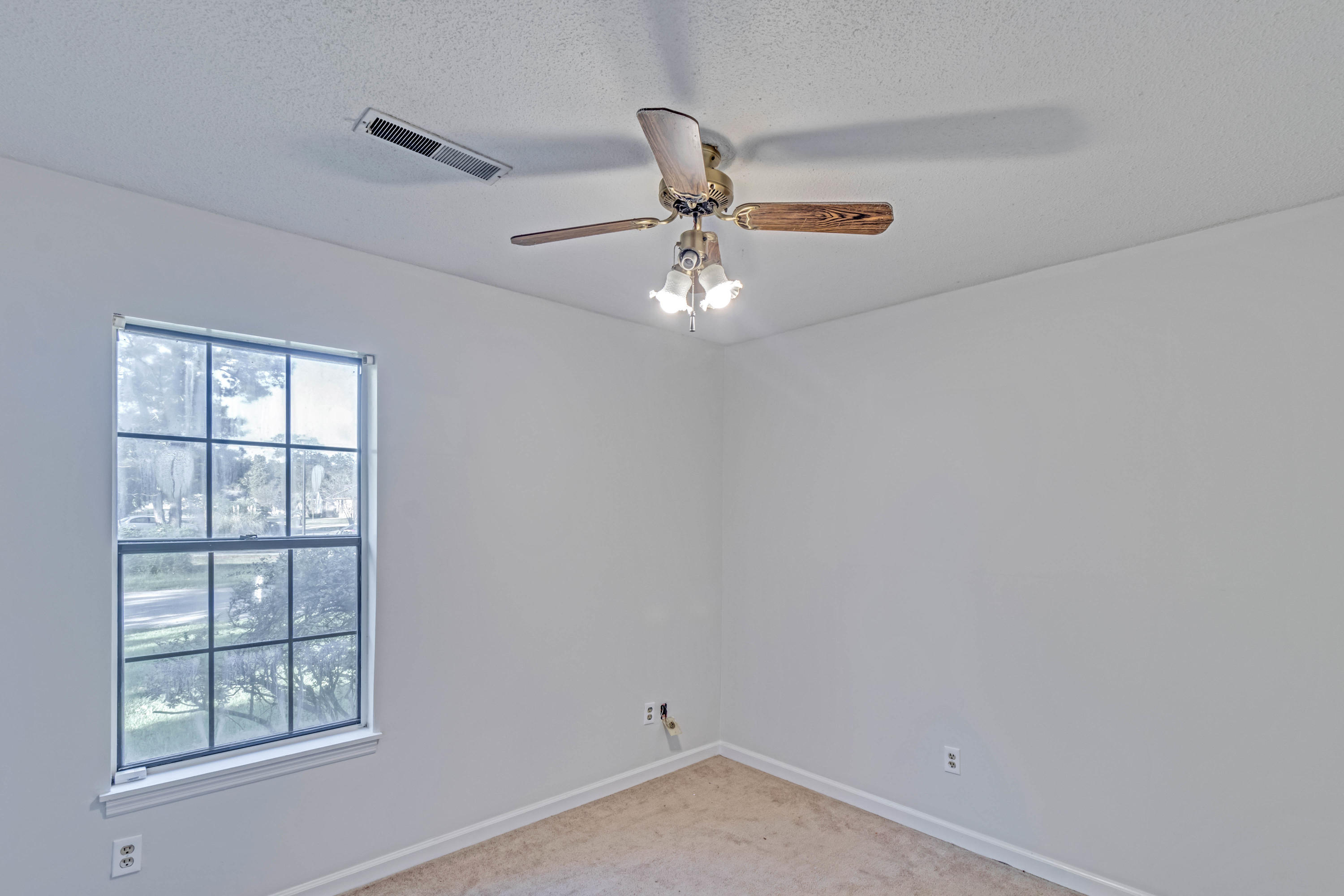 300 Kershaw Road Summerville, SC 29486 - Photo 15 of 34 18