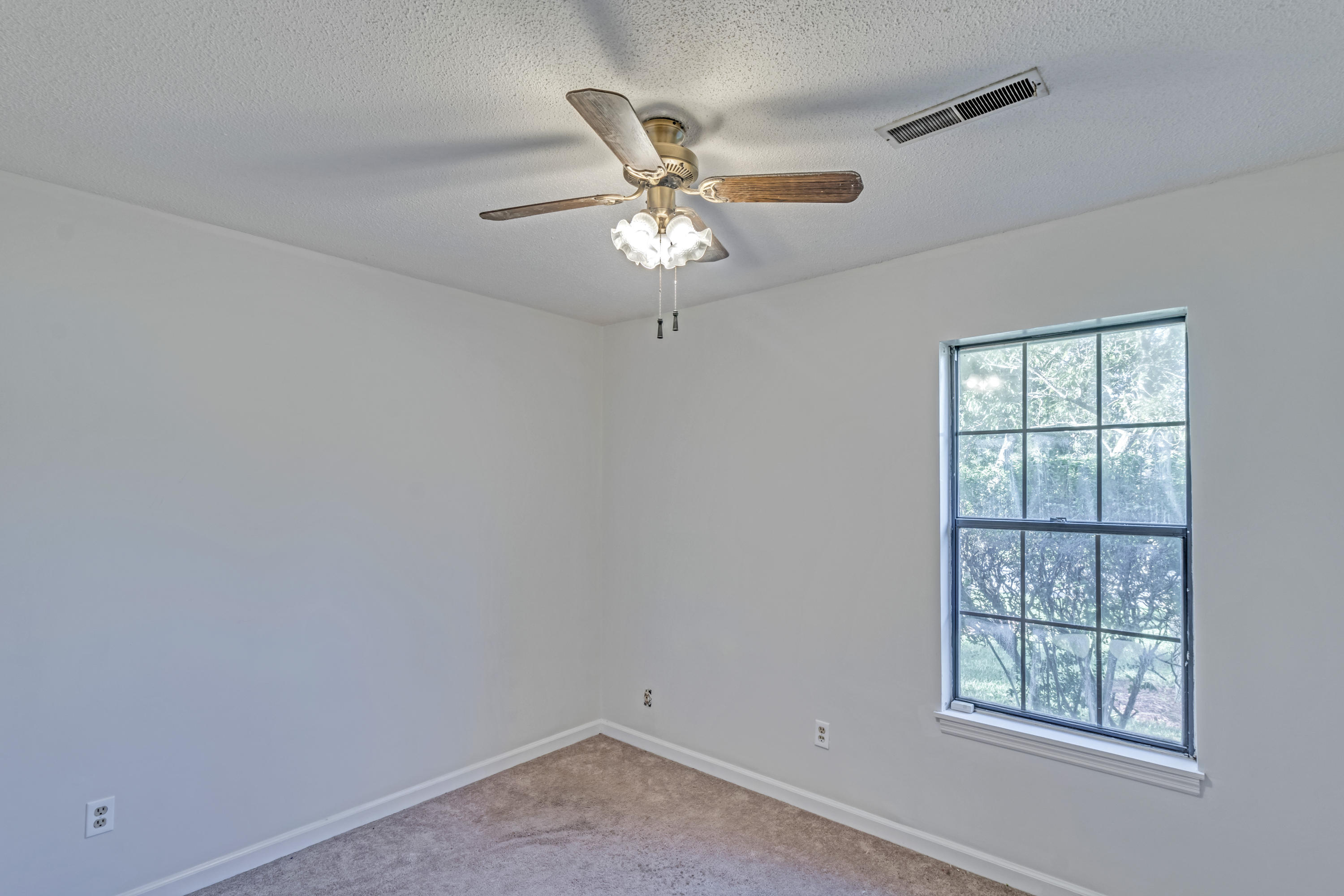300 Kershaw Road Summerville, SC 29486 - Photo 18 of 34 21