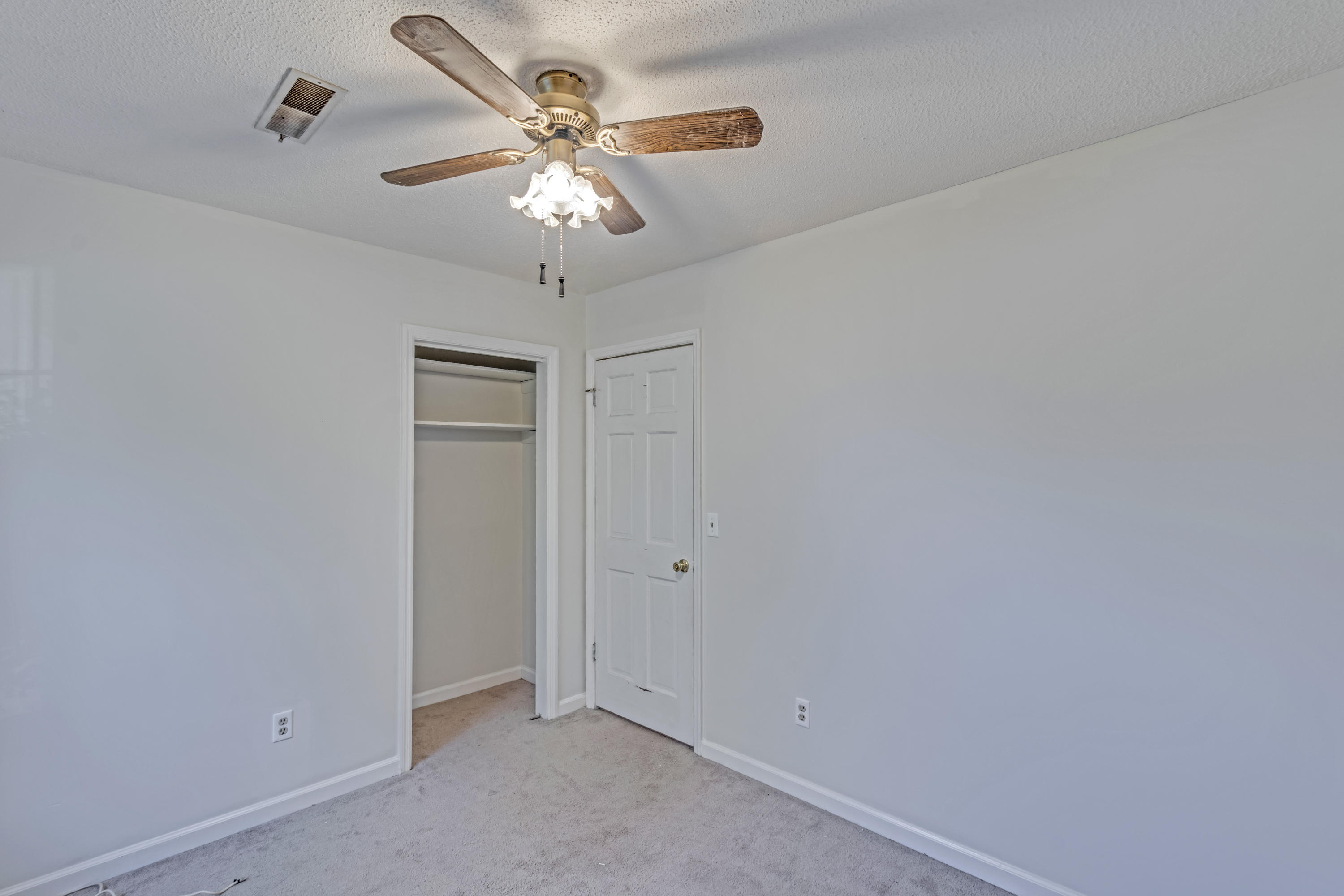 300 Kershaw Road Summerville, SC 29486 - Photo 20 of 34 23