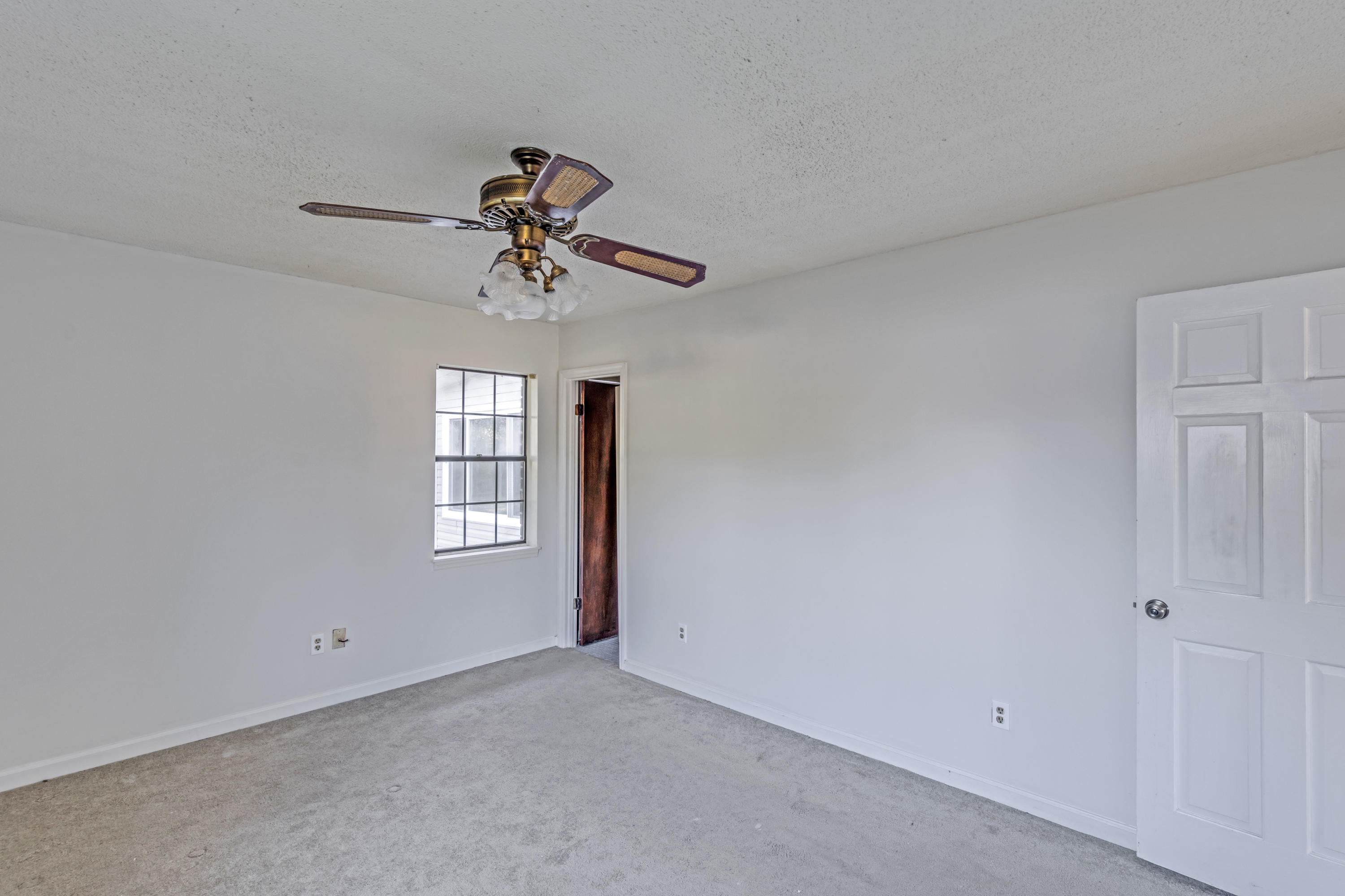 300 Kershaw Road Summerville, SC 29486 - Photo 22 of 34 25