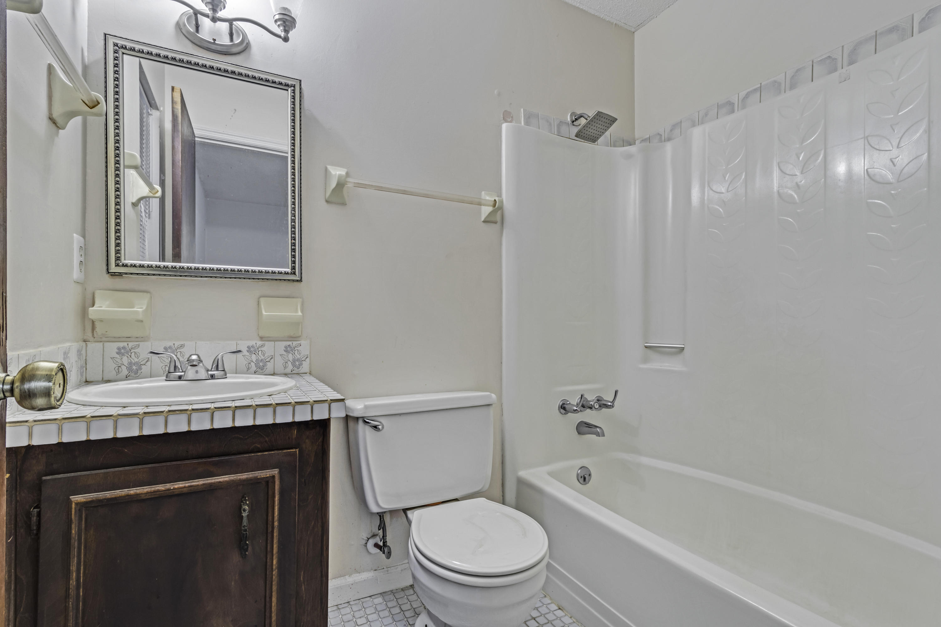 300 Kershaw Road Summerville, SC 29486 - Photo 24 of 34 27