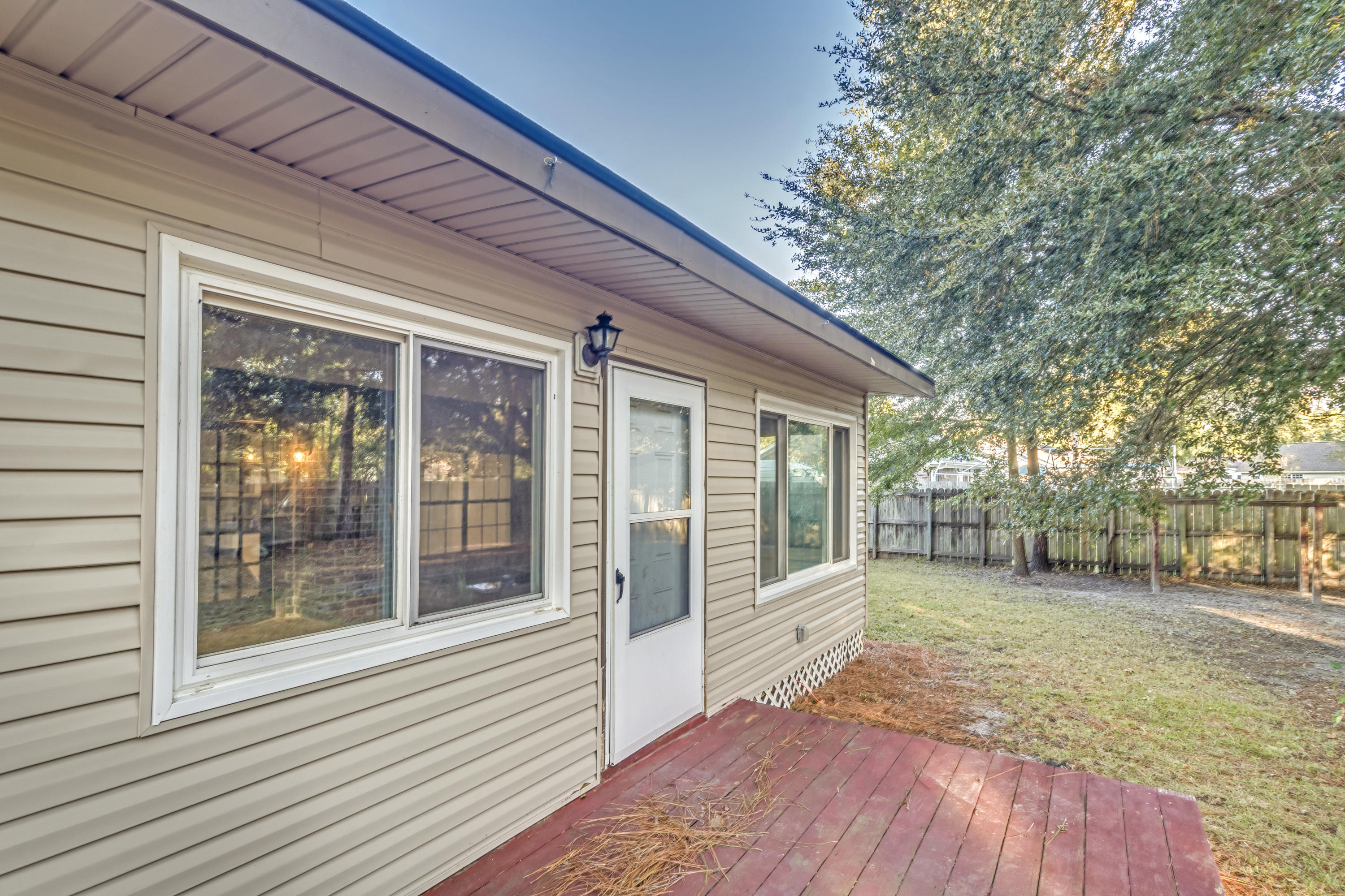 300 Kershaw Road Summerville, SC 29486 - Photo 8 of 34 11