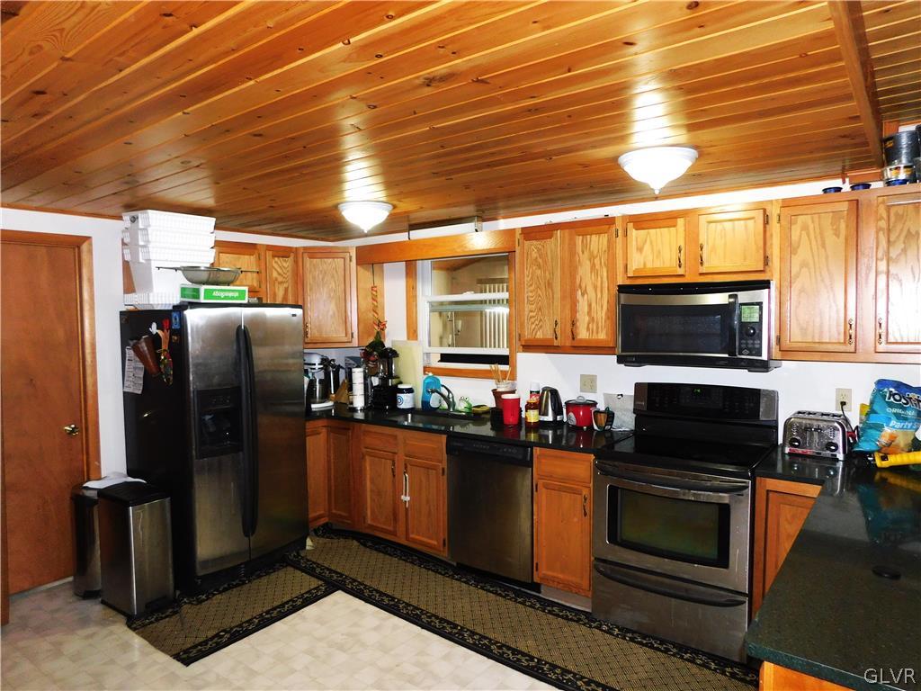 1035 Sundew Road Lake Ariel, PA 18436 - Photo 2 of 5 Beautiful, Warm Kitchen