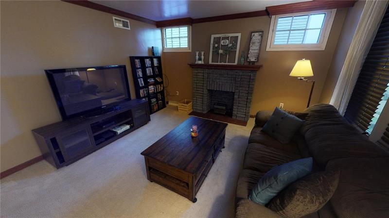453 North Chestnut Street Butler, PA 16001 - Photo 2 of 22 Gallery Image 2