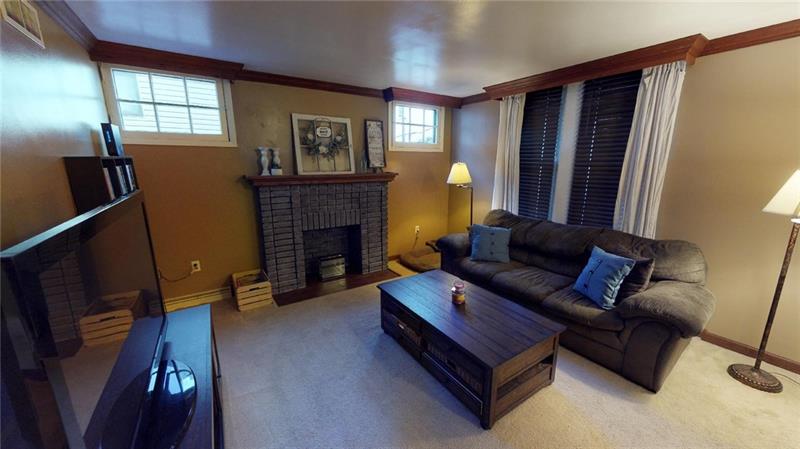 453 North Chestnut Street Butler, PA 16001 - Photo 4 of 22 Gallery Image 4