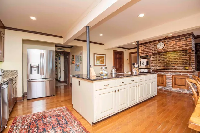 $4,600,000 | 902 Twin Coves Circle, Lenoir City, TN 37772