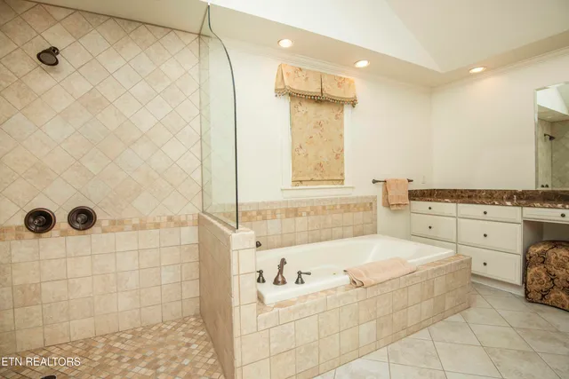 $4,600,000 | 902 Twin Coves Circle, Lenoir City, TN 37772