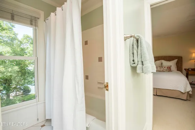 $4,600,000 | 902 Twin Coves Circle, Lenoir City, TN 37772