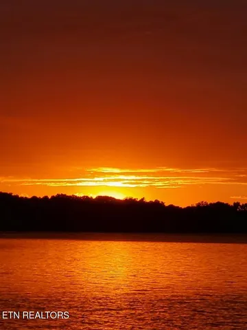 $4,600,000 | 902 Twin Coves Circle, Lenoir City, TN 37772