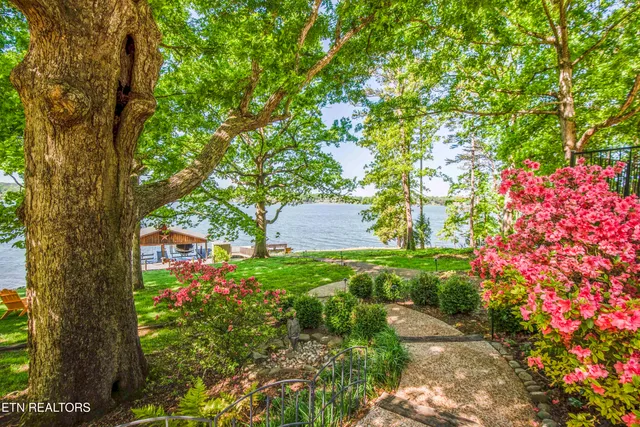 $4,600,000 | 902 Twin Coves Circle, Lenoir City, TN 37772