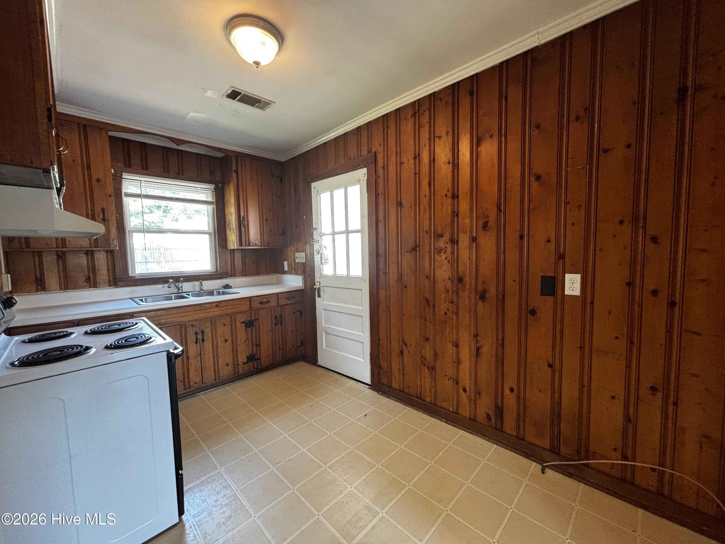 311 Church Street Thomson, GA 30824 - Photo 12 of 27 IMG_3443