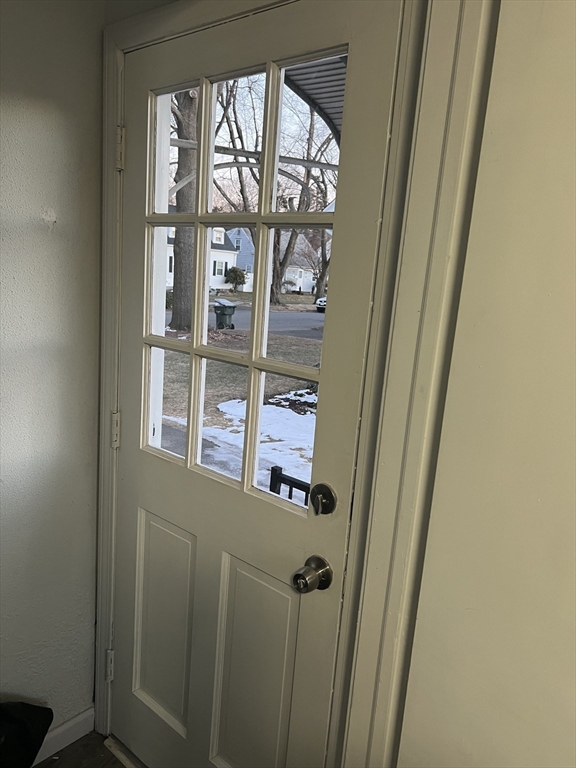 72 Clement Street Springfield, MA 01118 - Photo 9 of 36