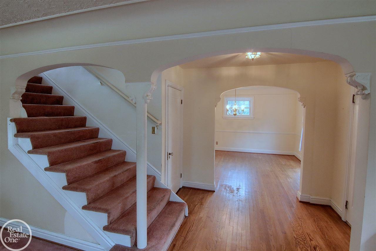 381 Merriweather Road Grosse Pointe Farms, MI 48236 - Photo 8 of 29