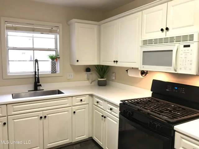 $289,000 | 311 Longleaf Drive, Flowood, MS 39232