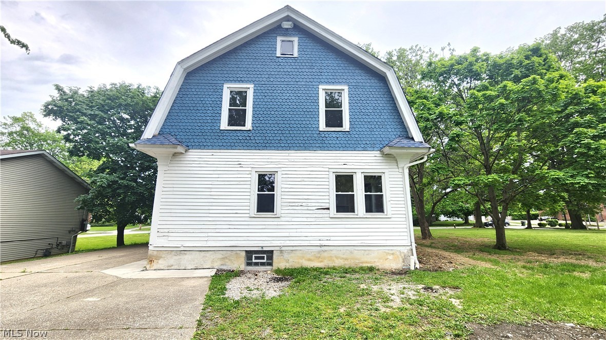 1444 Dill Road South Euclid, OH 44121 - Photo 5 of 43