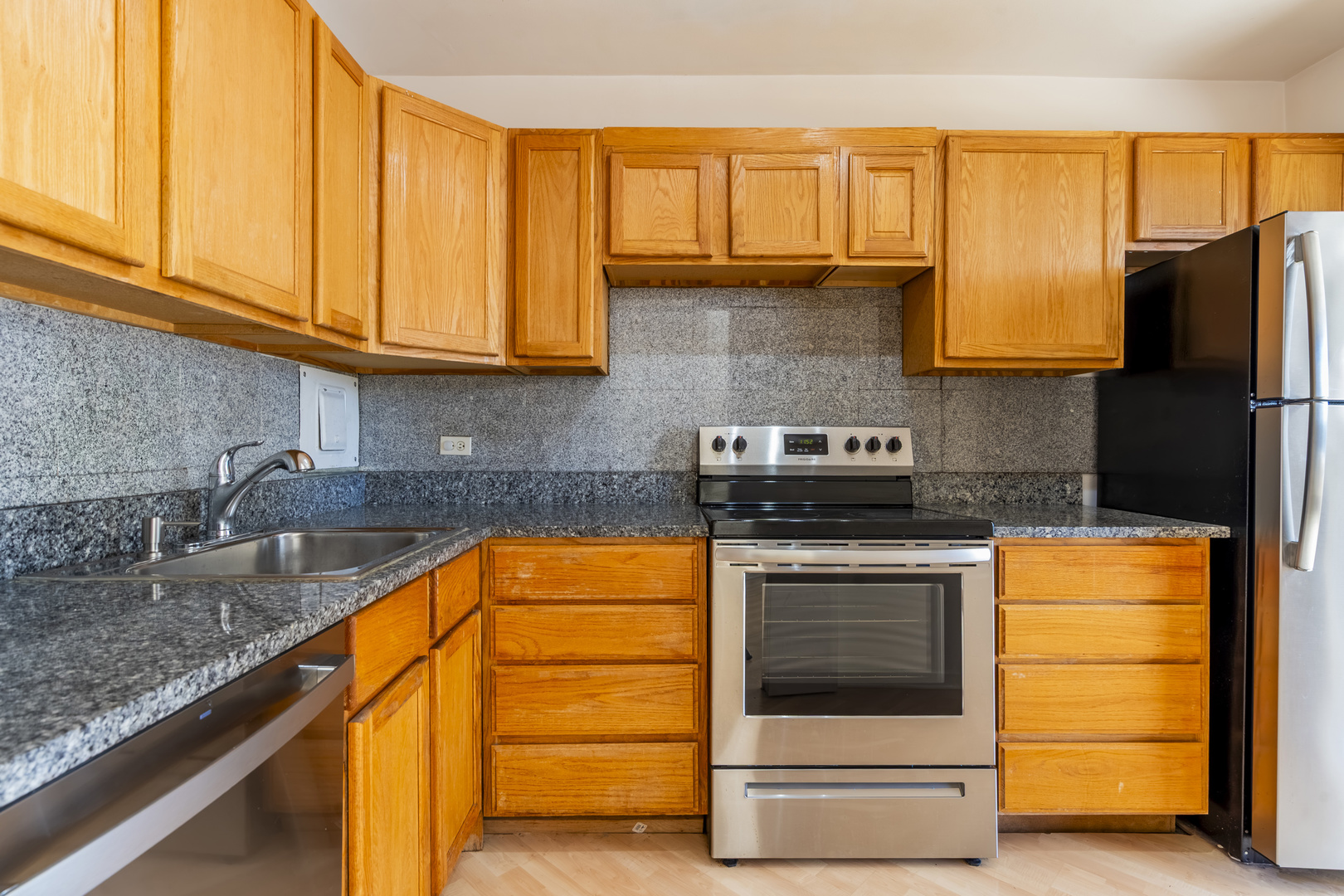 5757 North Sheridan Road, Unit 19D Chicago, IL 60660 - Photo 17 of 36 Gallery Image 17