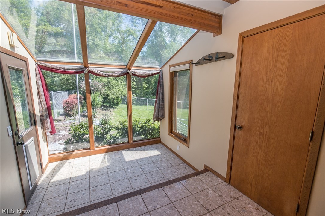 526 Sandy Lake Road Kent, OH 44240 - Photo 3 of 32 Gallery Image 3