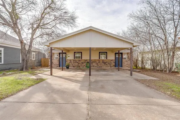 $1,700 | 4933 Curzon Avenue, Fort Worth, TX 76107