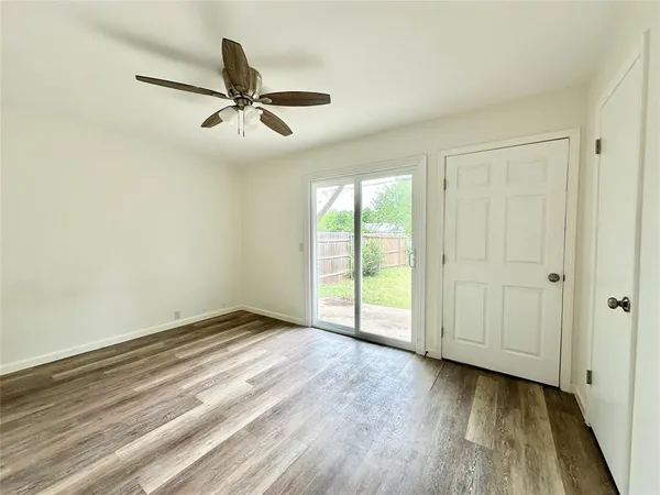 $1,700 | 4933 Curzon Avenue, Fort Worth, TX 76107