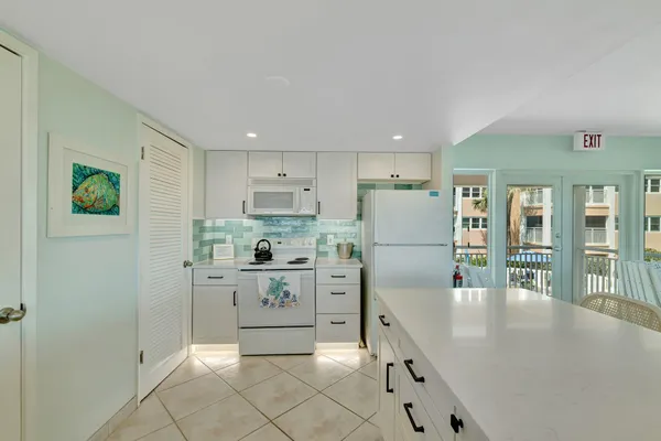 $6,000 | 1555 Northeast Ocean Boulevard, Unit 402, Jensen Beach, FL 34957