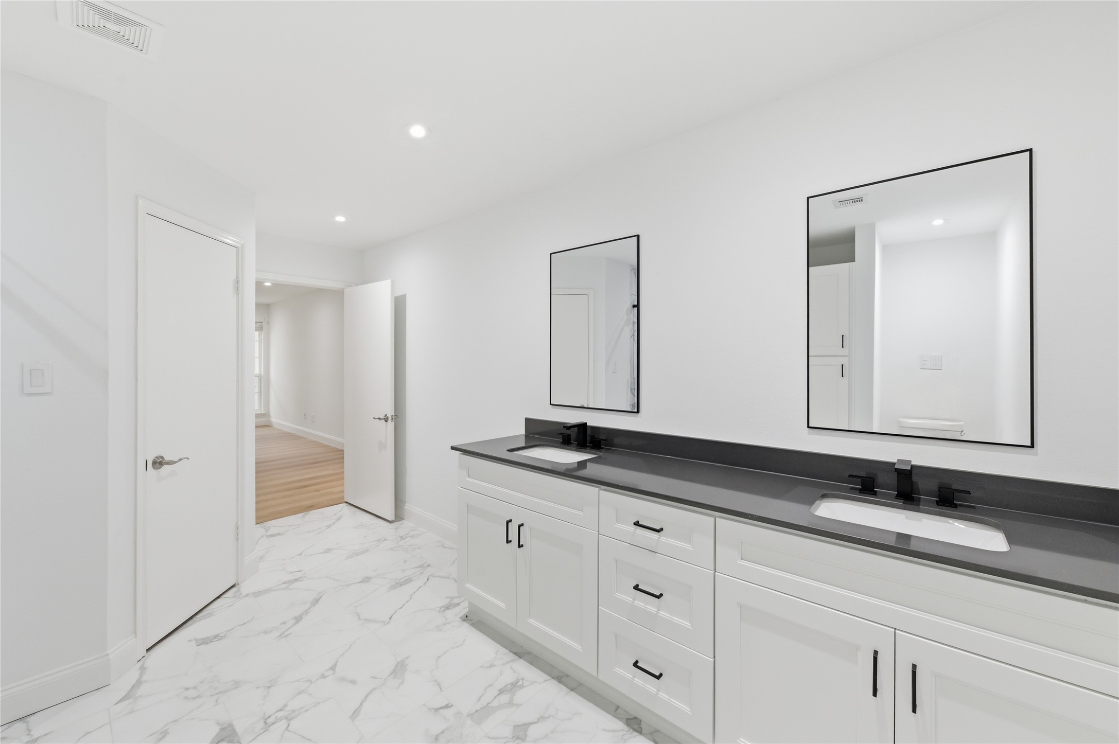 15827 Foxgate Road Houston, TX 77079 - Photo 31 of 37