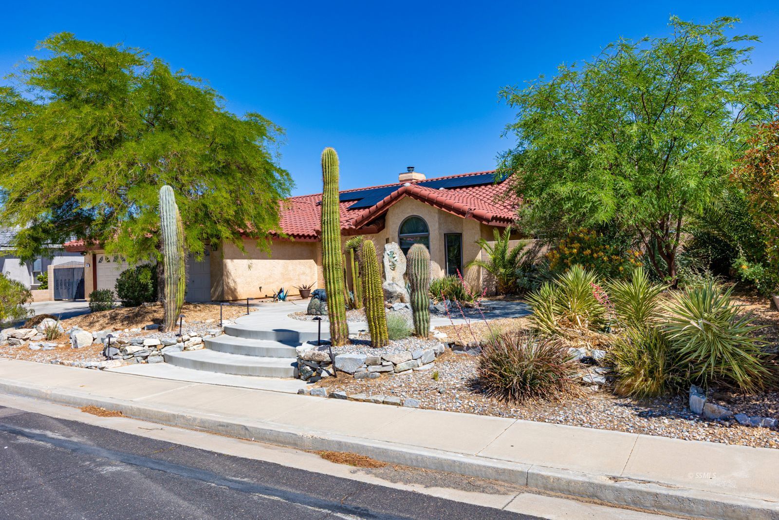 412 West Cielo Avenue Ridgecrest, CA 93555 - Photo 2 of 50 Gallery Image 2
