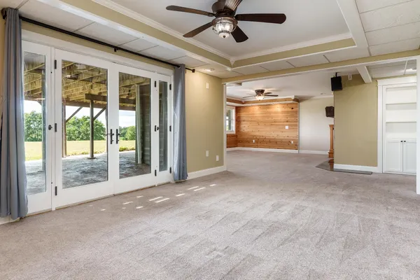 $899,000 | 14949 Saunders Road, Pecatonica, IL 61063