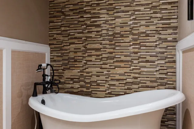 $899,000 | 14949 Saunders Road, Pecatonica, IL 61063