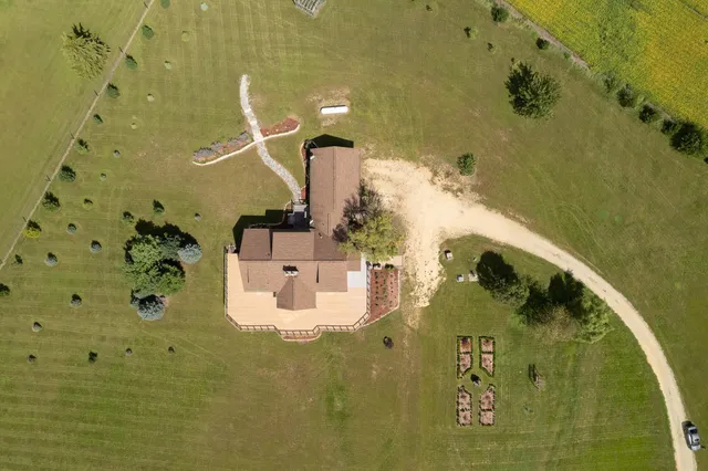 $899,000 | 14949 Saunders Road, Pecatonica, IL 61063