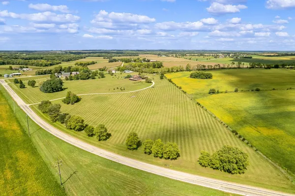 $899,000 | 14949 Saunders Road, Pecatonica, IL 61063