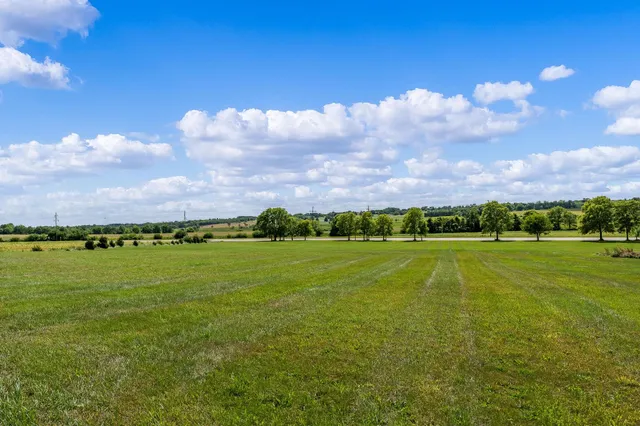 $899,000 | 14949 Saunders Road, Pecatonica, IL 61063