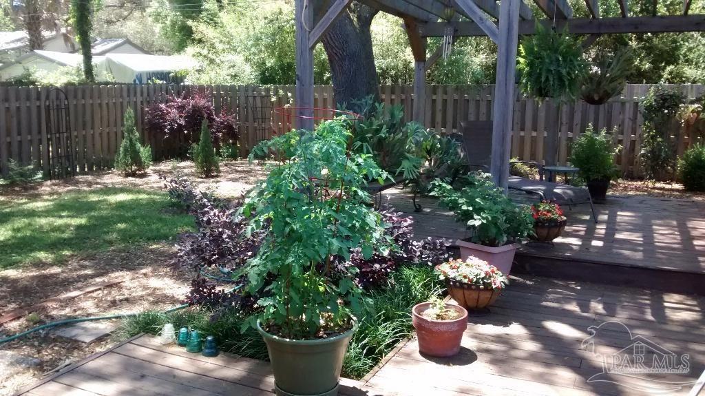 303 Southeast Kalash Road Pensacola, FL 32507 - Photo 33 of 43