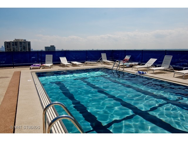 720 West Gordon Terrace, Unit 18N Chicago, IL 60613 - Photo 7 of 8
