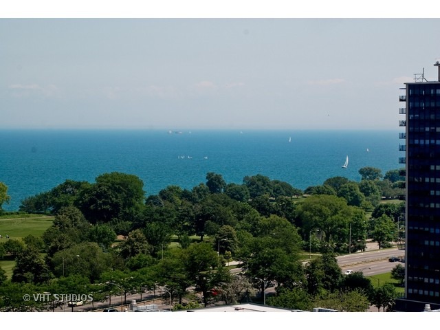 720 West Gordon Terrace, Unit 18N Chicago, IL 60613 - Photo 8 of 8