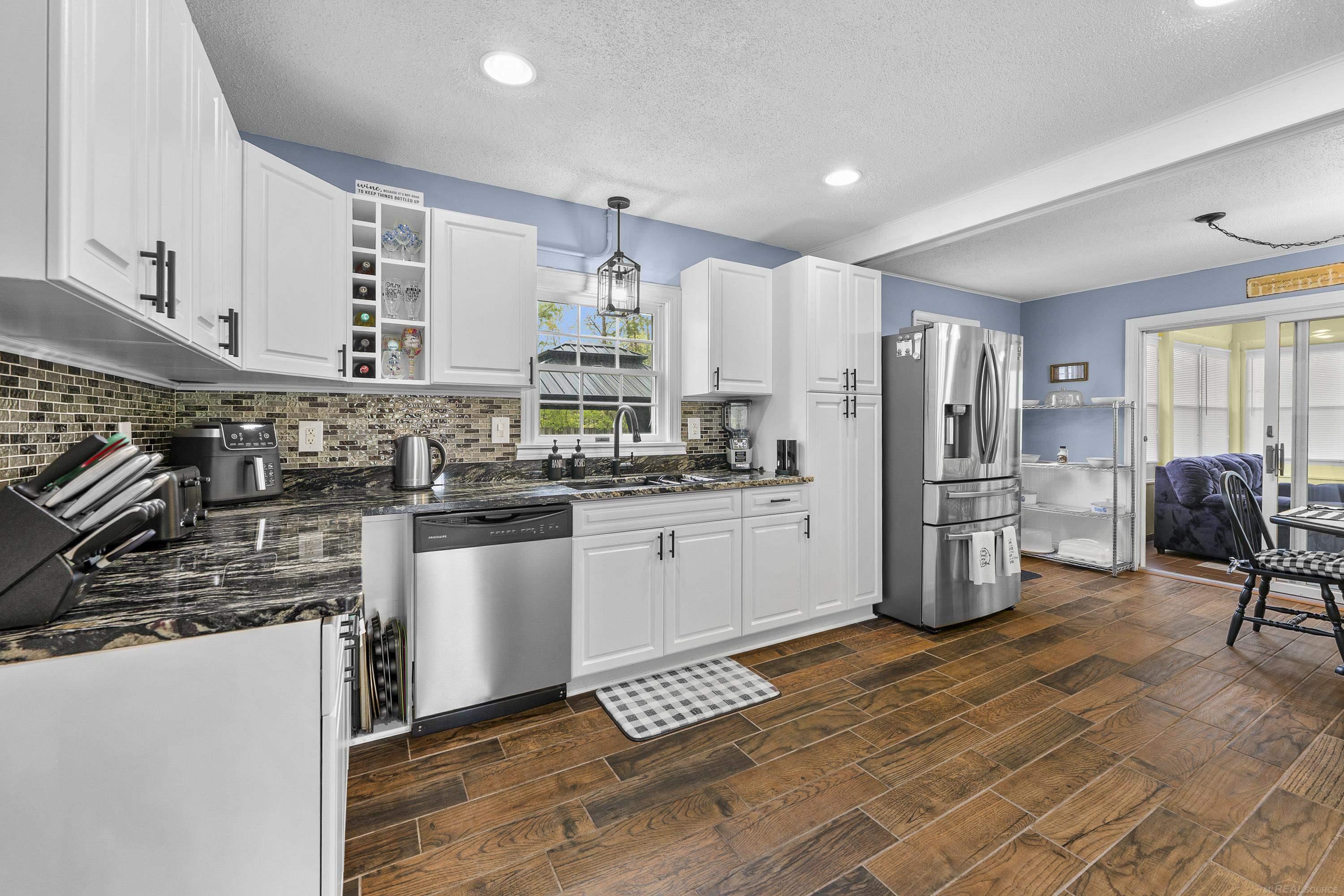 18224 Millar Road Clinton Township, MI 48036 - Photo 13 of 61