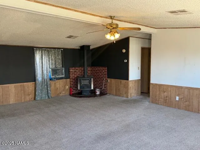 a view of a livingroom with an empty space