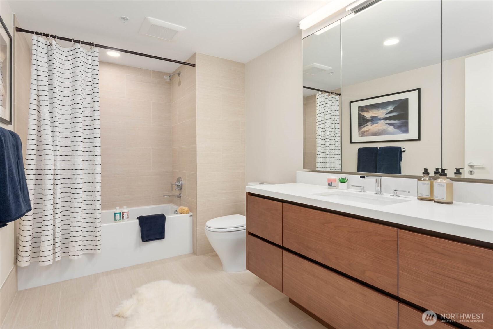 121 Stewart Street, Unit 1104 Seattle, WA 98101 - Photo 14 of 33