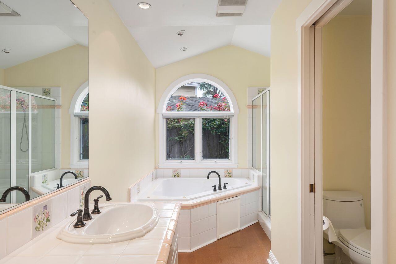 5118 Concord Place Carpinteria, CA 93013 - Photo 10 of 25 a bathroom with a sink and a bathtub
