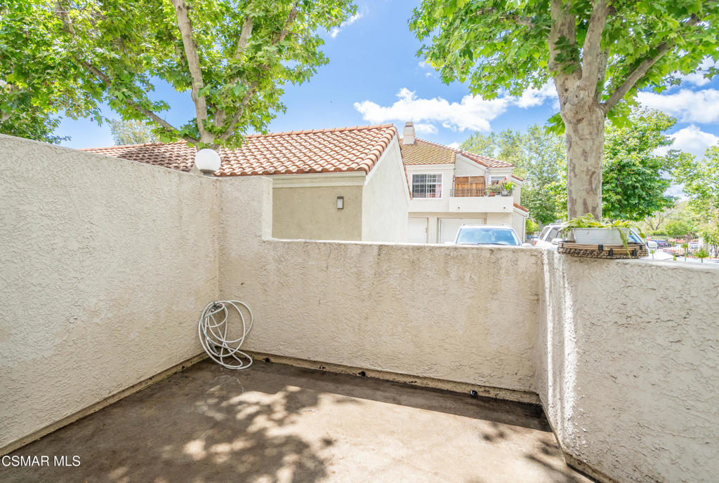 4240 Lost Hills Road, Unit 3302 Calabasas, CA 91301 - Photo 20 of 27 an empty room with a tree