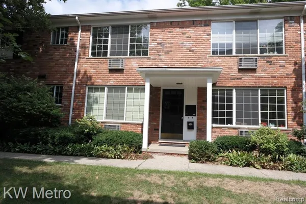 $1,400 | 630 Ann Street, Unit 8, Birmingham, MI 48009