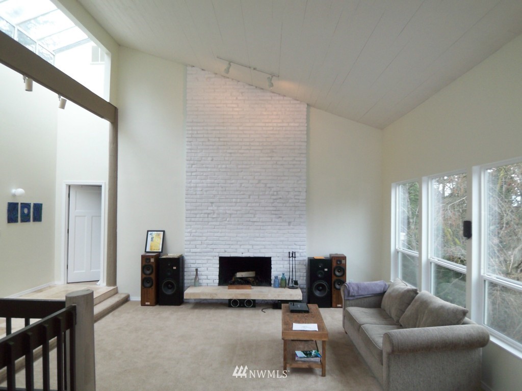 22911 3rd Avenue Southeast Bothell, WA 98021 - Photo 2 of 15