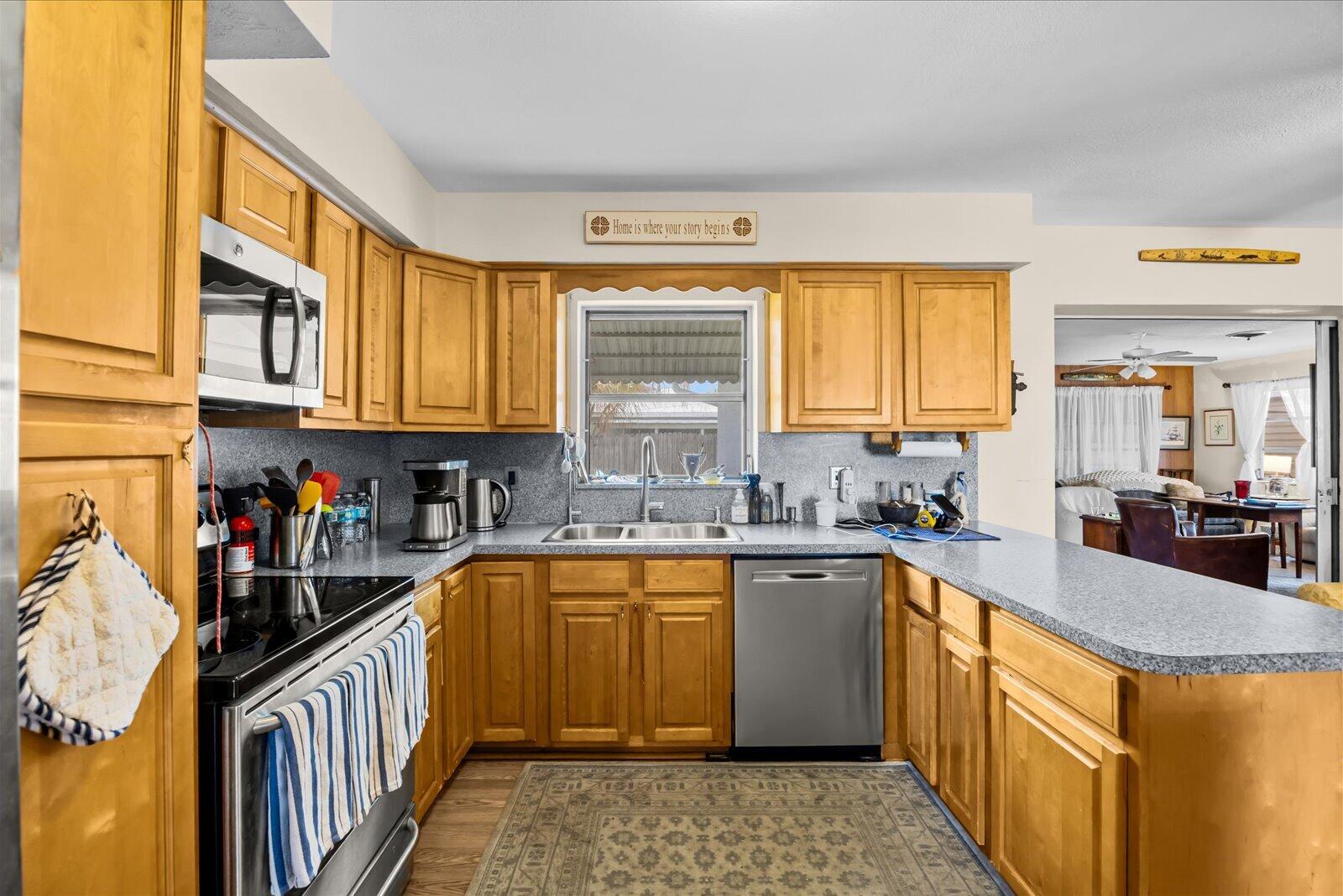 3141 Northeast Spruce Ridge Avenue Jensen Beach, FL 34957 - Photo 11 of 35 11-spruce in-18