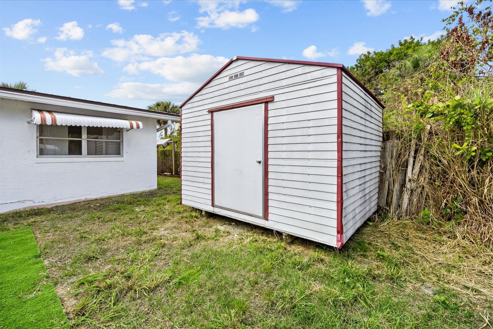 3141 Northeast Spruce Ridge Avenue Jensen Beach, FL 34957 - Photo 30 of 35 30-spruce in-24
