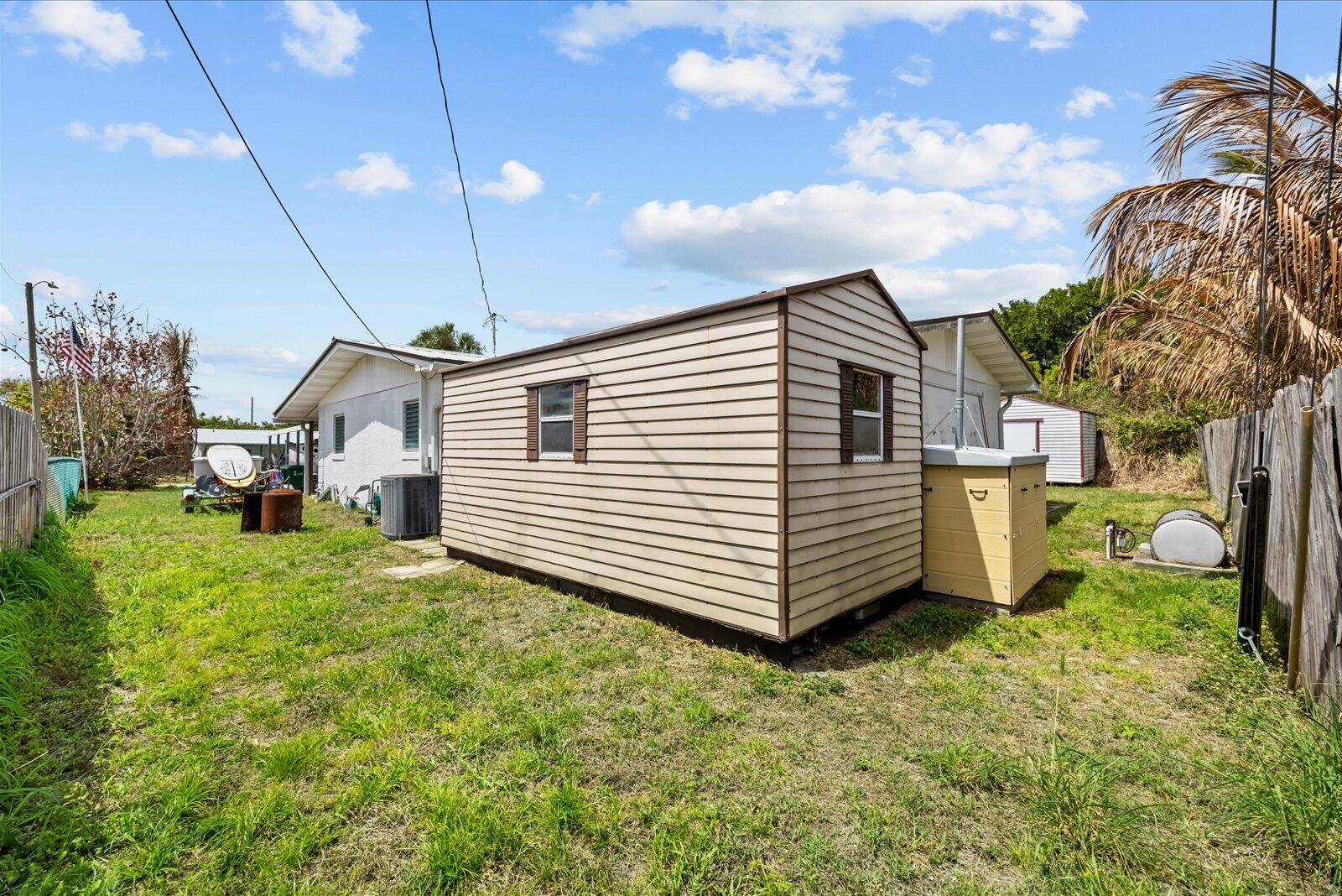 3141 Northeast Spruce Ridge Avenue Jensen Beach, FL 34957 - Photo 31 of 35 31-spruce in-26